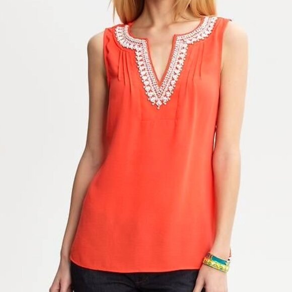 Banana Republic beaded split V-neck sleeveless top - Picture 5 of 6